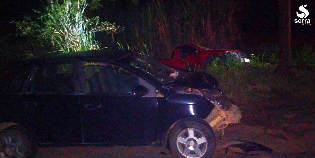 Acidente envolvendo dois veículos na RJ-116, localidade de Pito Aceso, em Aperibé