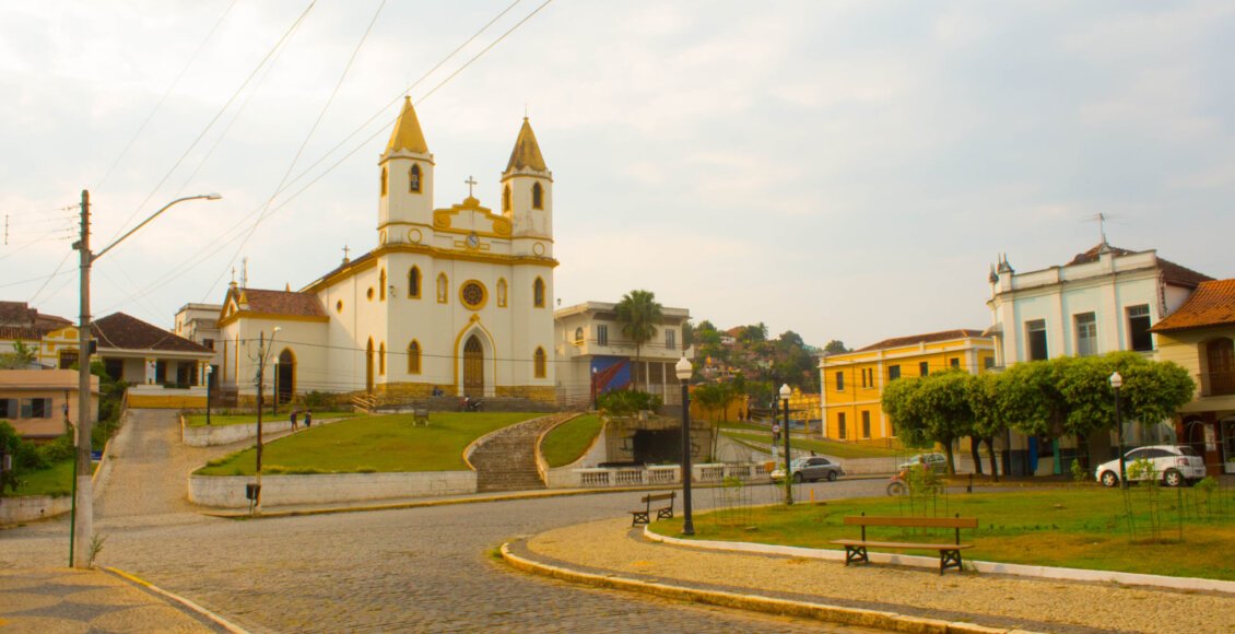 Centro e Igreja de Miracema