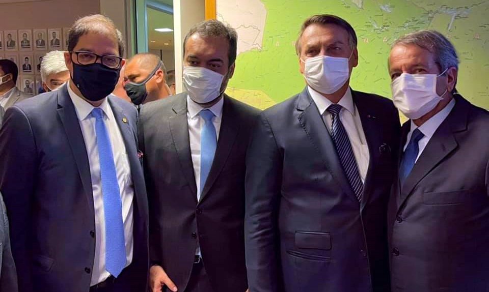 Bolsonaro acompanha filiação de governador do RJ ao PL; Altineu Côrtes comemora união
