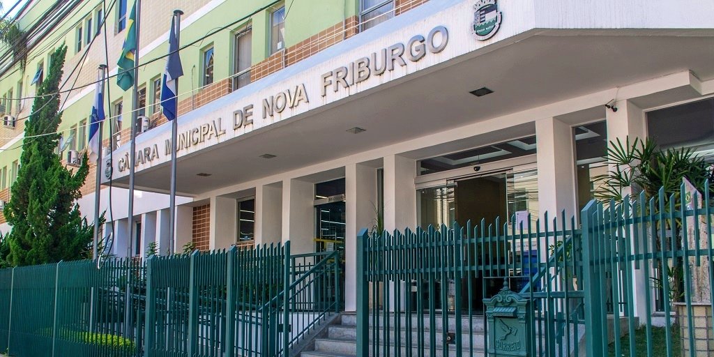 Friburgo: Projeto de lei pretende cortar verba da Câmara para aplicar na saúde e educação