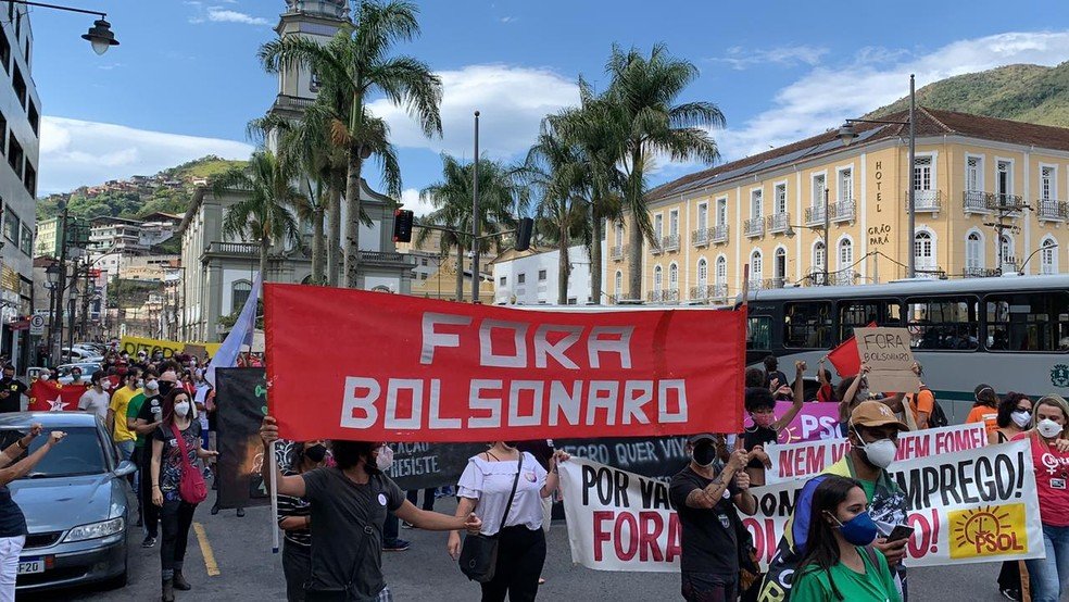 Governo Bolsonaro é alvo de manifestações em Petrópolis e Nova Friburgo