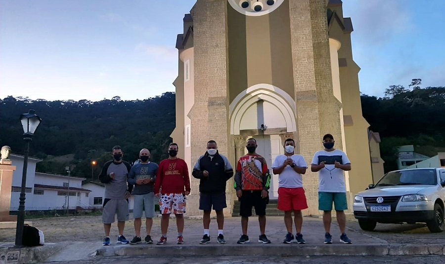 Fiéis da Paróquia de Santa Maria Madalena realizam peregrinação pelo fim da pandemia