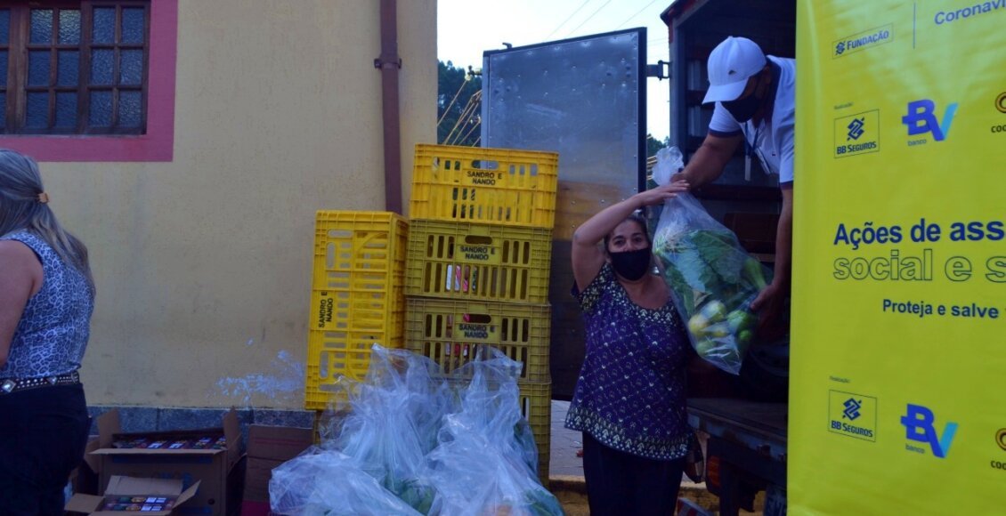 RioSolidário e Fundação BB entregam kits de alimentos em Friburgo e Teresópolis