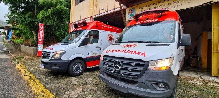 Ambulâncias da equipe do SAMU de Cantagalo RJ