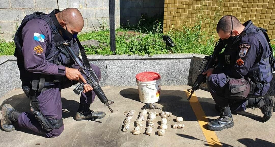 Friburgo: Bando foge da PM e deixa arma e farta munição para trás em Amparo