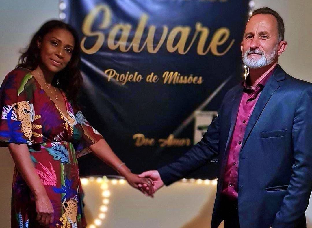 Ministério Salvare inaugura espaço de projeto missionário em Cantagalo 2 Responsáveis pelo Ministério Salvare - Cantagalo