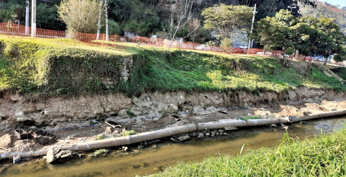 Obras no Rio Bengalas põem em risco memórias da antiga Estrada de Ferro Cantagalo