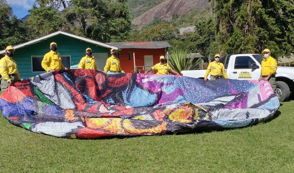 Balões são apreendidos por brigadistas em Petrópolis e Teresópolis