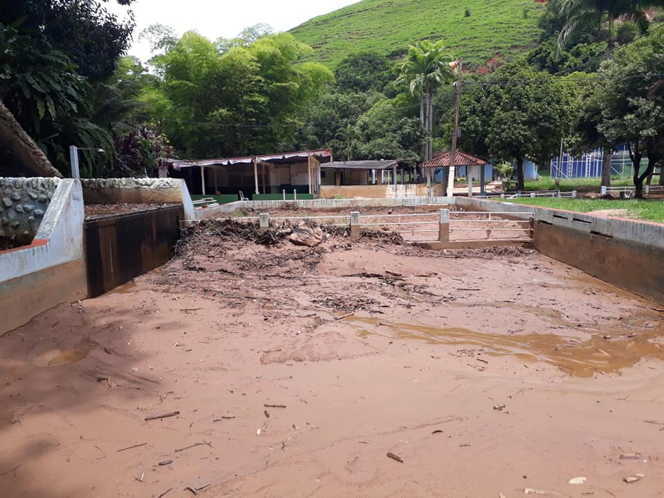 Parque Aquático de Cambuci com sinais de abandono