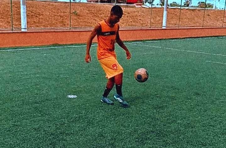 Jovem jogador de futebol de Cantagalo recebe oportunidade para jogar no Ceará 1 Hugo Martins, Jovem jogador de futebol de Cantagalo