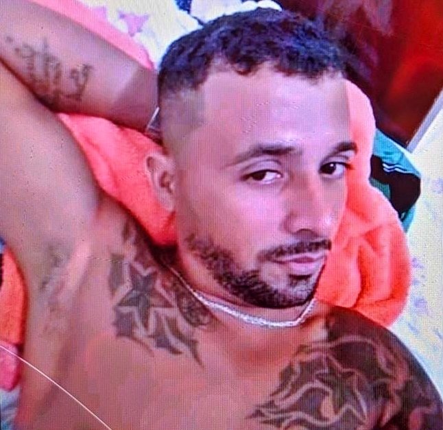 Homem é assassinado com golpes de facão em Friburgo e PM prende quatro acusados 1 Homem é assassinado com golpes de facão em Friburgo e PM prende quatro acusados