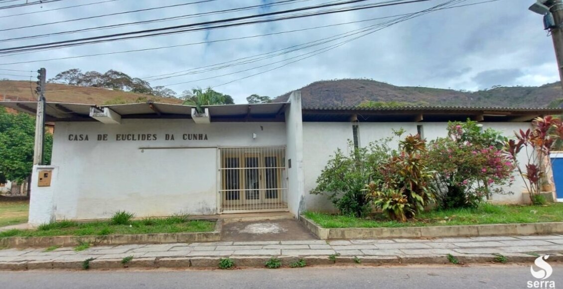 Estado abandona Casa de Euclides da Cunha há 10 anos em Cantagalo