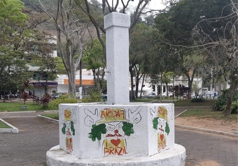 Monumento de 1887 é alvo de vândalos em Conceição de Macabu