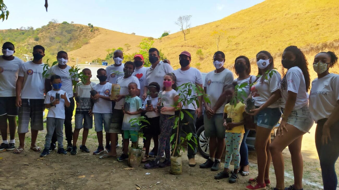 APAs de Cordeiro recebem plantio de mudas de árvores 1 APAs de Cordeiro recebem plantio de mudas de árvores