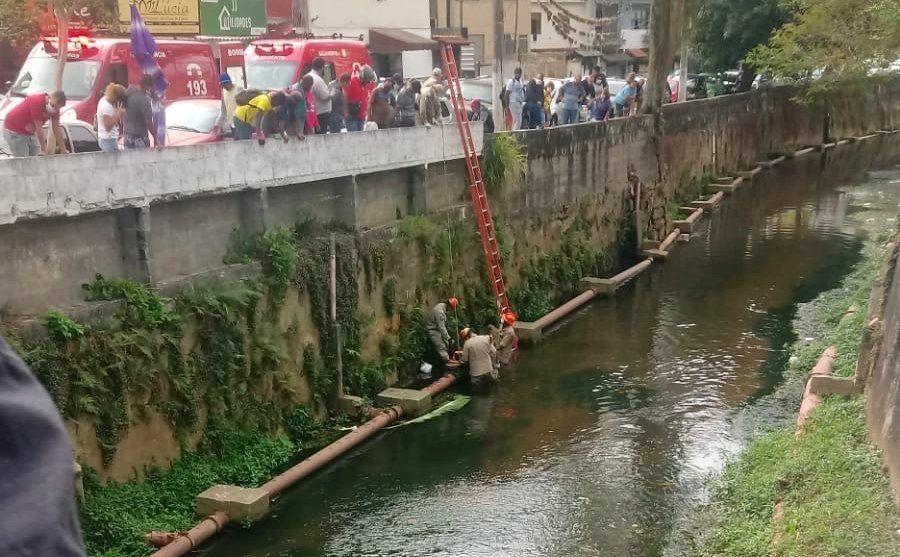 Homem cai de altura de 4 metros no Rio Santo Antônio, em Nova Friburgo