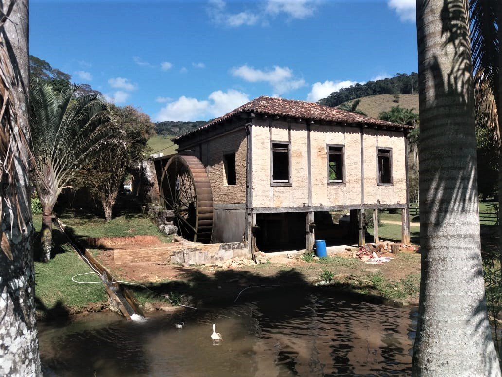 Fazenda do Canteiro: histórica propriedade do Barão das Duas Barras 4 A roda d’água permanece em seu local de origem. Acervo pessoal.