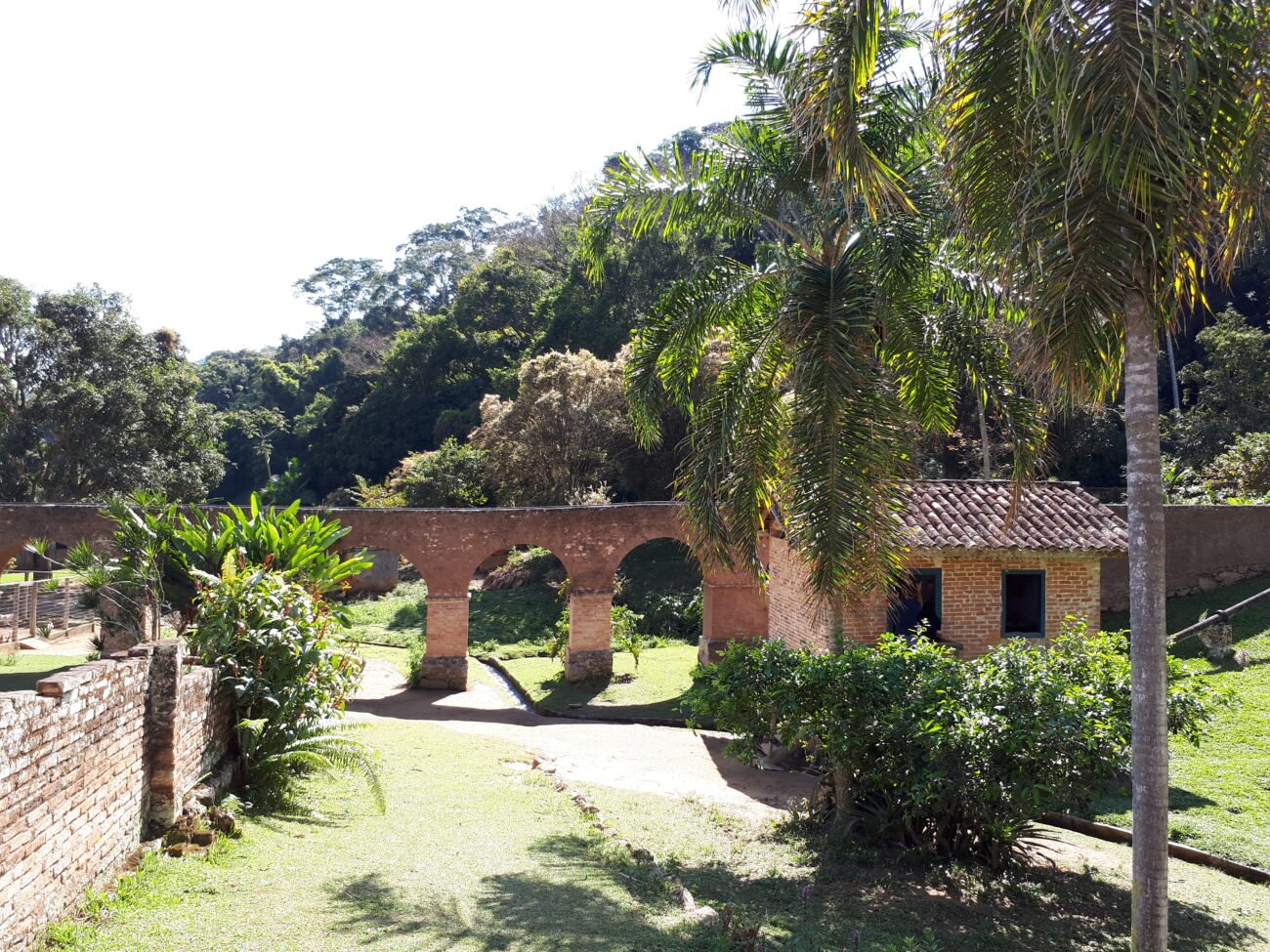 Fazenda do Canteiro: histórica propriedade do Barão das Duas Barras 3 Aqueduto do século 19. Acervo pessoal.