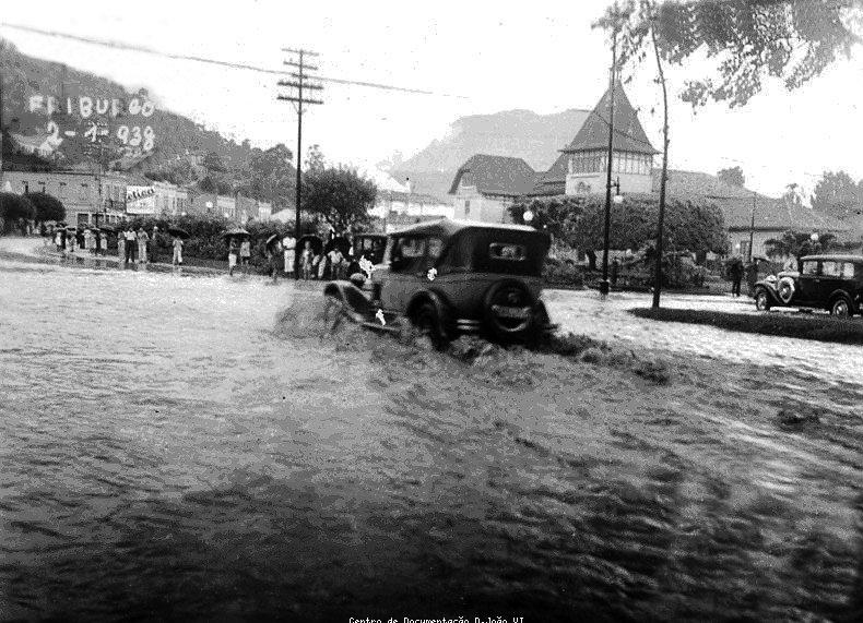 As enchentes do Rio Bengalas no cotidiano de Nova Friburgo 4 Enchente de 02 de janeiro de 1938. Acervo Fundação D. João VI.