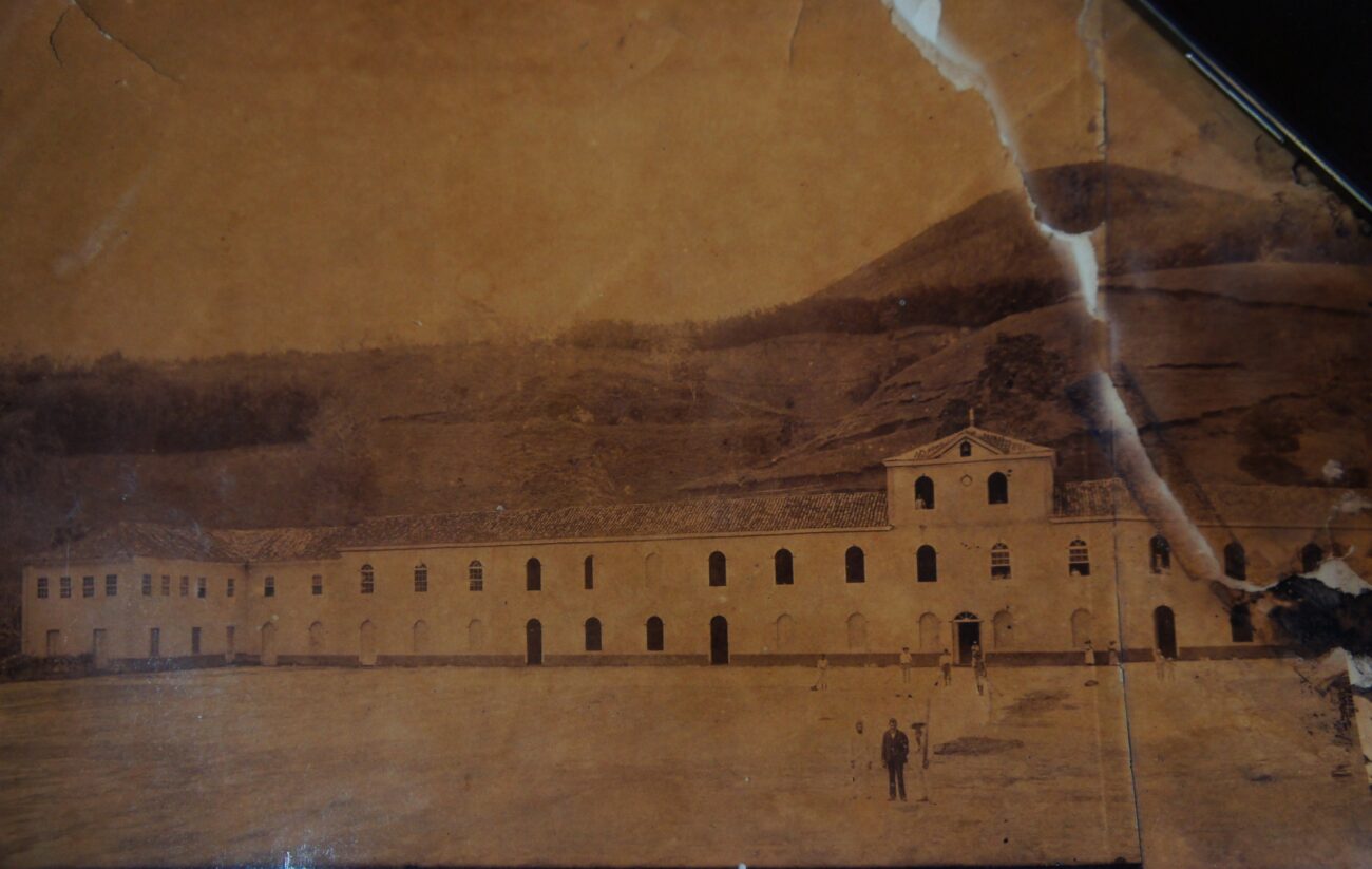 Fazenda Sant'Anna: dos barões de Cantagalo ao clã Monnerat 1 Fazenda Sant’Anna no século 19. Acervo Renato Monnerat.