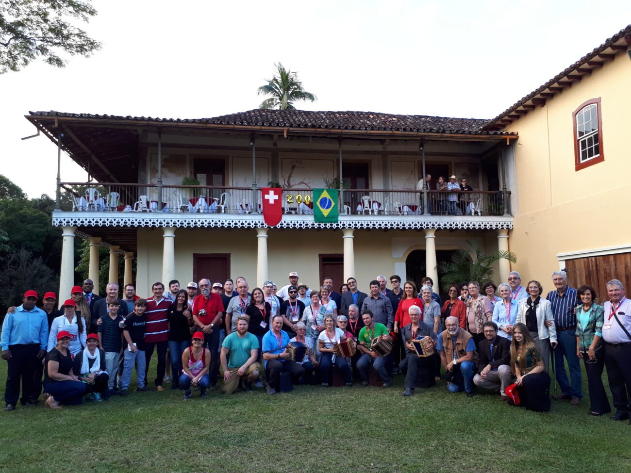 Fazenda Sant'Anna: dos barões de Cantagalo ao clã Monnerat 6 Os suíços em almoço na Fazenda Sant’Anna. Acervo pessoal.