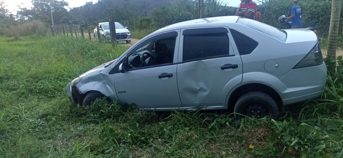 Motorista passa mal, arranca cerca e é socorrida em Aperibé
