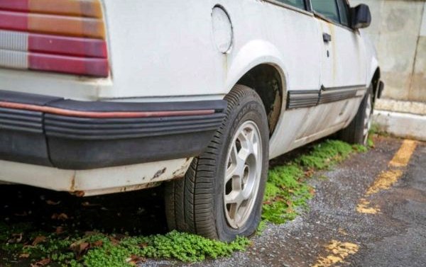 Nova Friburgo sanciona lei que regula a remoção de veículos abandonados