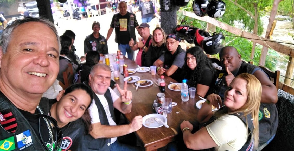 Motoclube Trikes comemora aniversário em Banquete