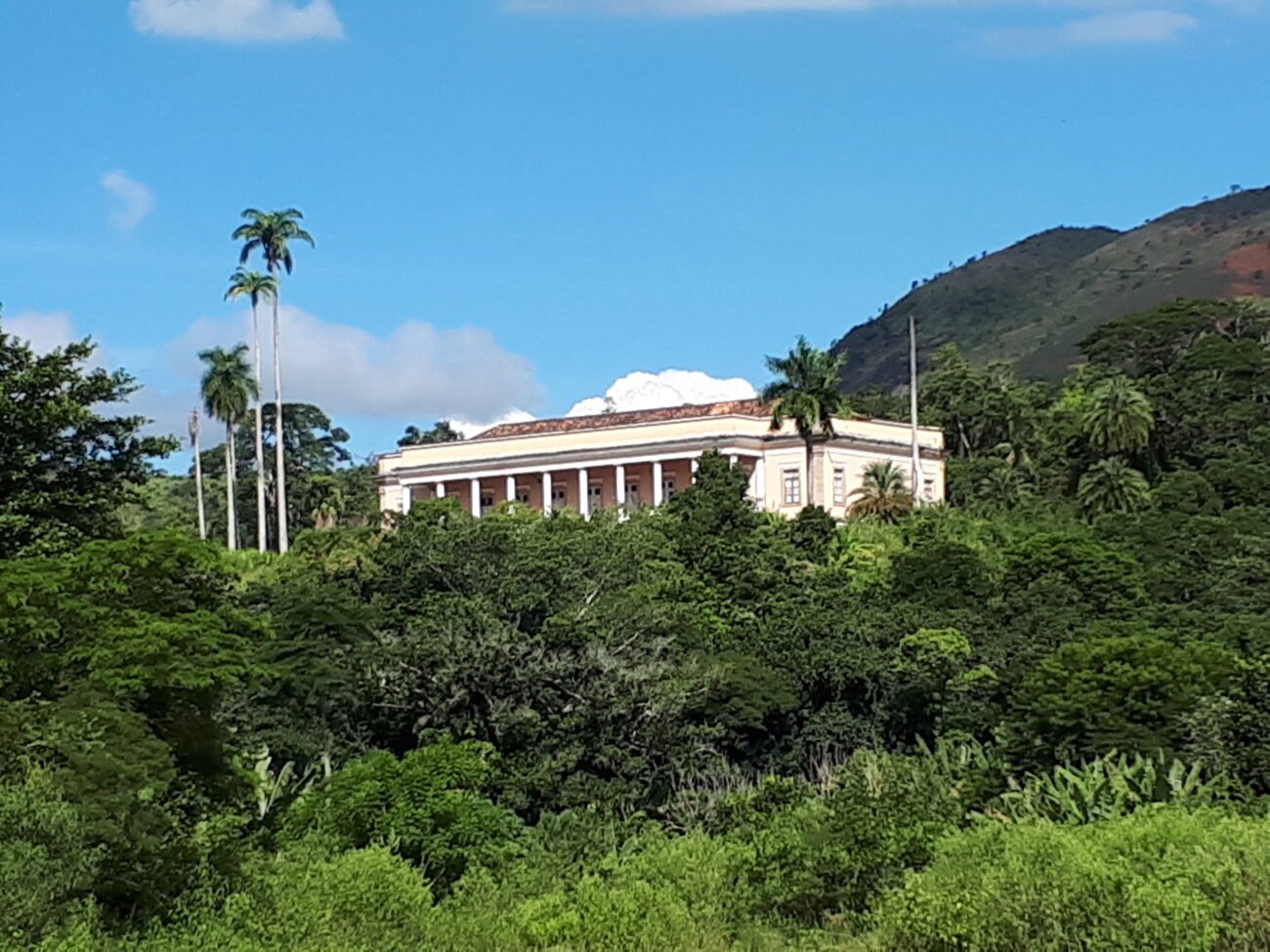 Salve Cantagalo, Salve Cordeiro! Os grandes passeios do Colégio Anchieta 3 Fazenda do Gavião visitada pelo convescote do Colégio Anchieta. Acervo pessoal