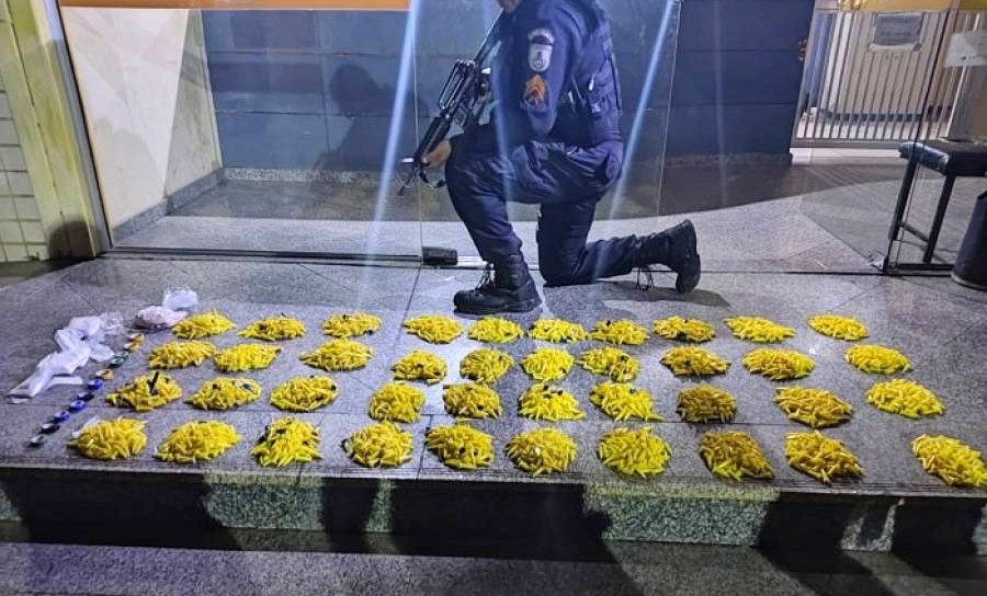 Polícia apreende 4 mil pinos de cocaína no Centro de São Fidélis