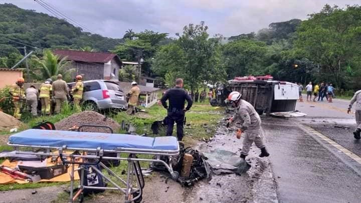 Grave acidente envolvendo moradores de Cordeiro deixa mortos em Guapimirim 1 Grave acidente envolvendo moradores de Cordeiro deixa mortos em Guapimirim