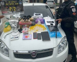 Tiroteio deixa dois mortos e seis feridos na Praia do Forte, em Cabo Frio 1 PM prende autor dos disparos da Praia do Forte, em Cabo Frio
