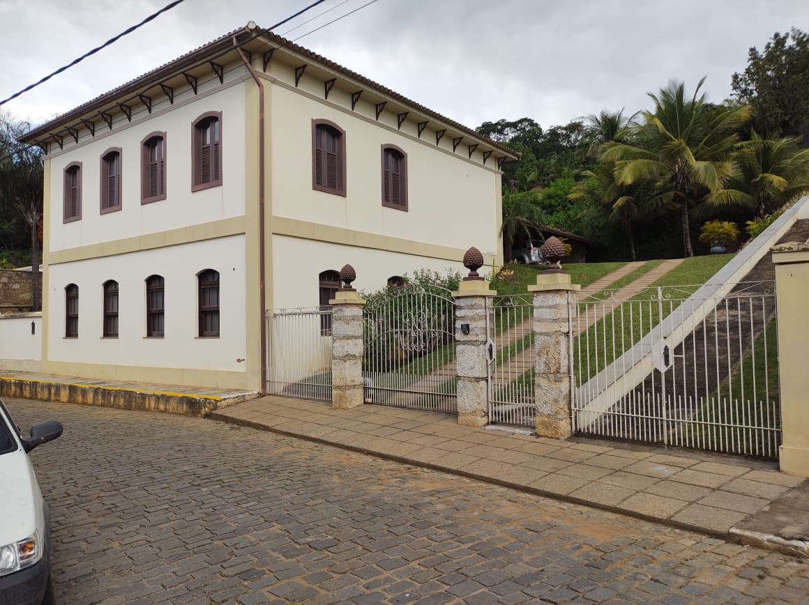 Em Cantagalo, o filho desconhecido do Barão Langsdorff 9 O sobrado histórico do século 18, em Euclidelândia. Acervo Tânia Naegle
