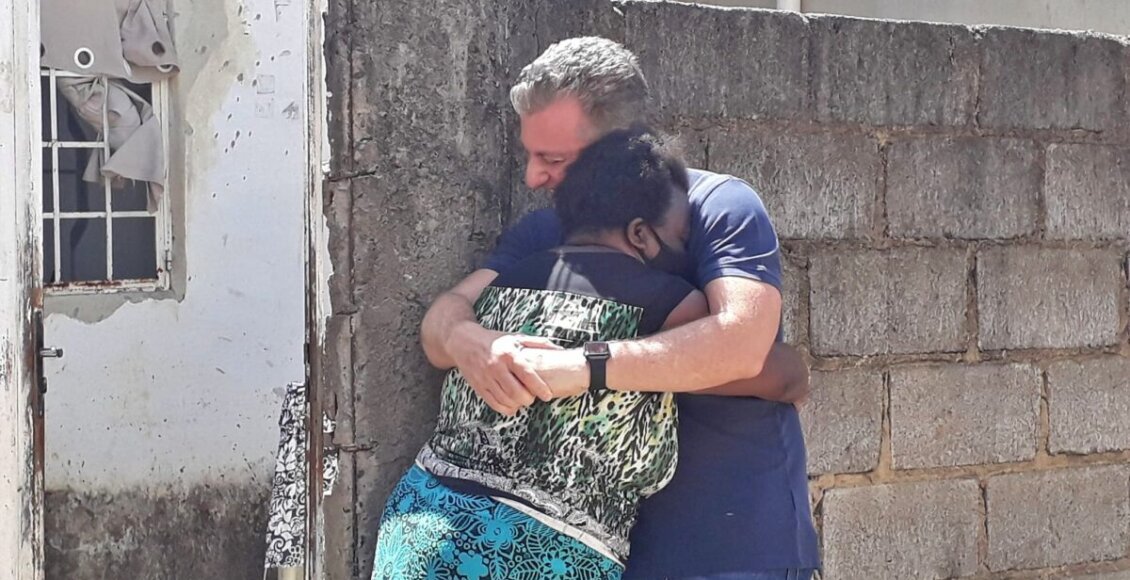 Vídeo: Luciano Huck grava quadro em comunidade de Miracema