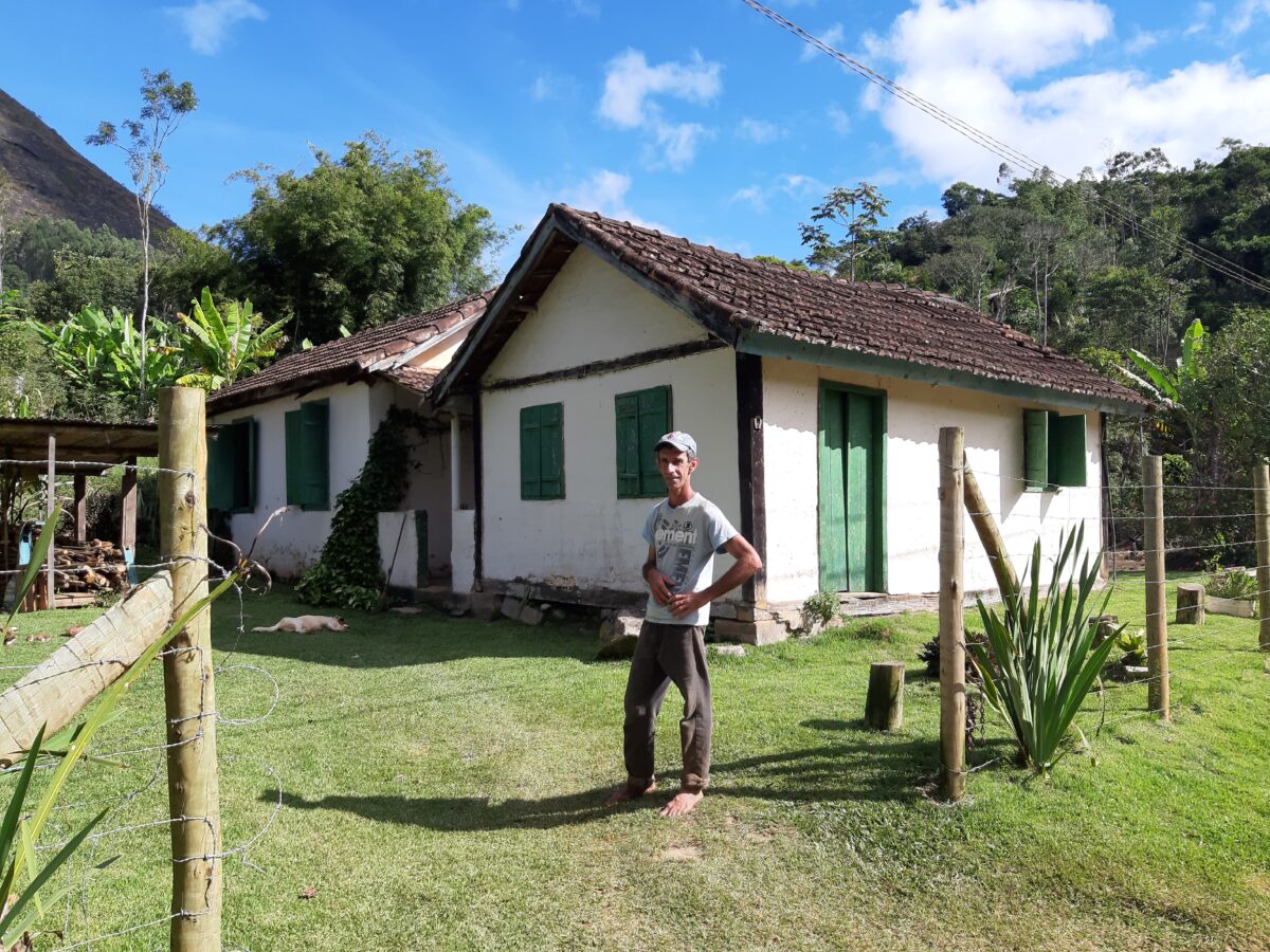 Casas de pau a pique: uma memória afetiva do interior fluminense 6 Casa de pau-a-pique em Galdinópolis, Nova Friburgo. Acervo pessoal