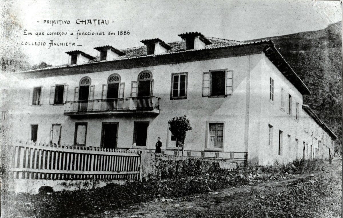 Francisco Vidal Gómez, o construtor do Colégio Anchieta 3 O château em 1886 quando os Jesuítas se instalaram. Acervo colégio Anchieta.