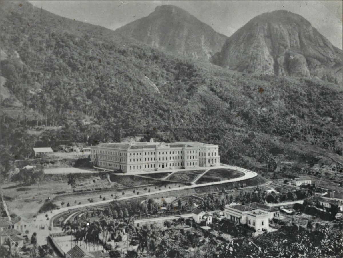 Francisco Vidal Gómez, o construtor do Colégio Anchieta 20 Os Jesuítas legaram a Friburgo um importante monumento histórico. Acervo colégio Anchieta