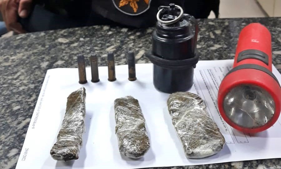 PM apreende maconha, munições e granada em Aperibé
