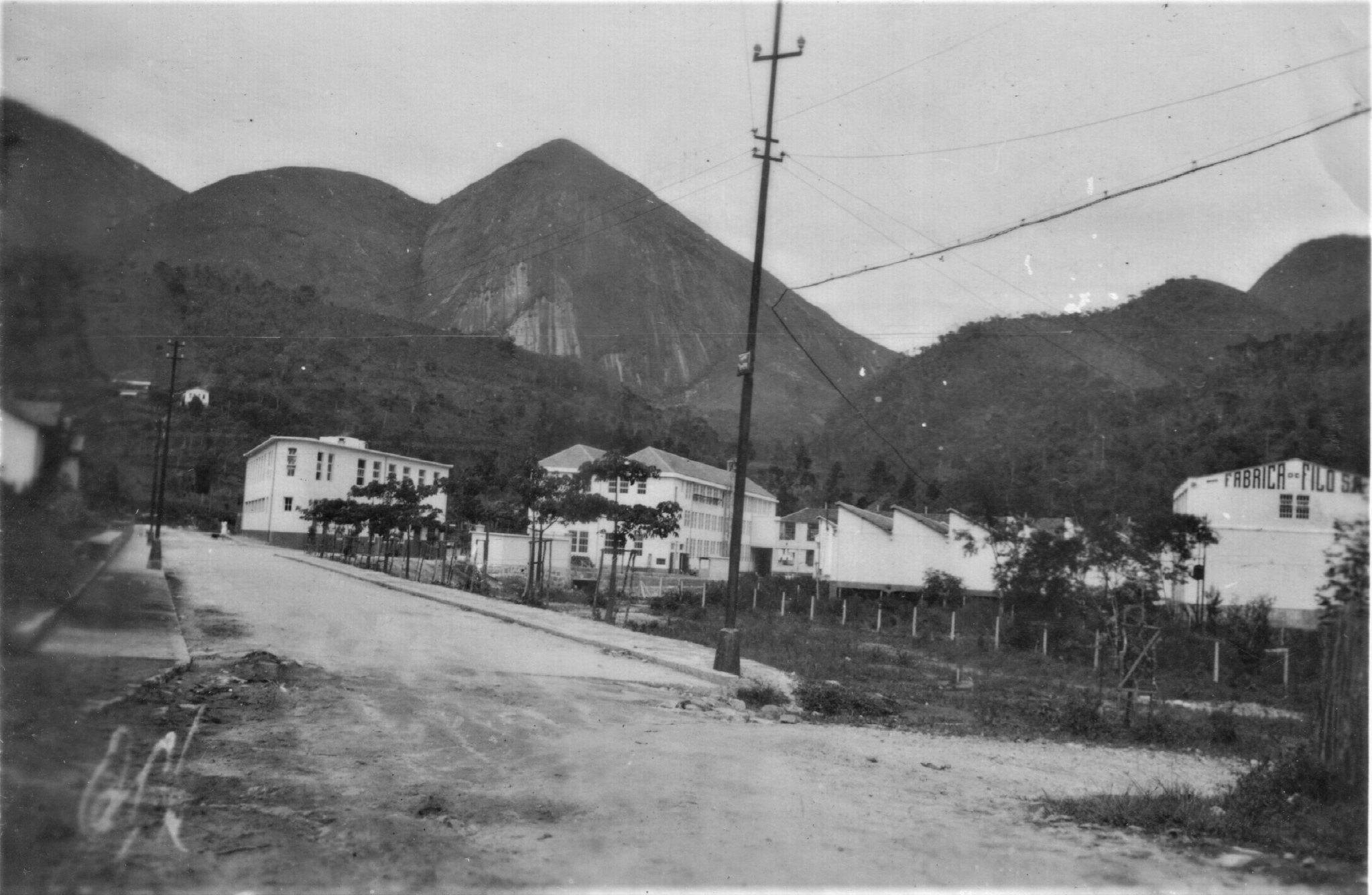 Fábrica de Filó: a escola da moda íntima em Nova Friburgo 2 De um galpão de 2.500m² a Filó passou a ocupar uma área de 30.399,90m². Acervo Oskar Bertram