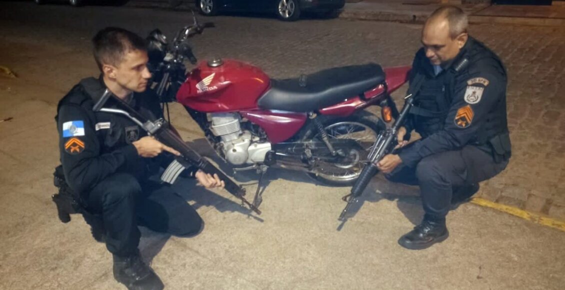 Moto furtada é recuperada por policiais na zona rural de Itaocara
