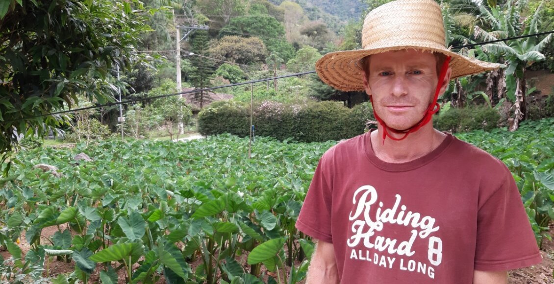 Agricultor da família Ouverney que se dedica ao cultivo de inhame. Acervo pessoal