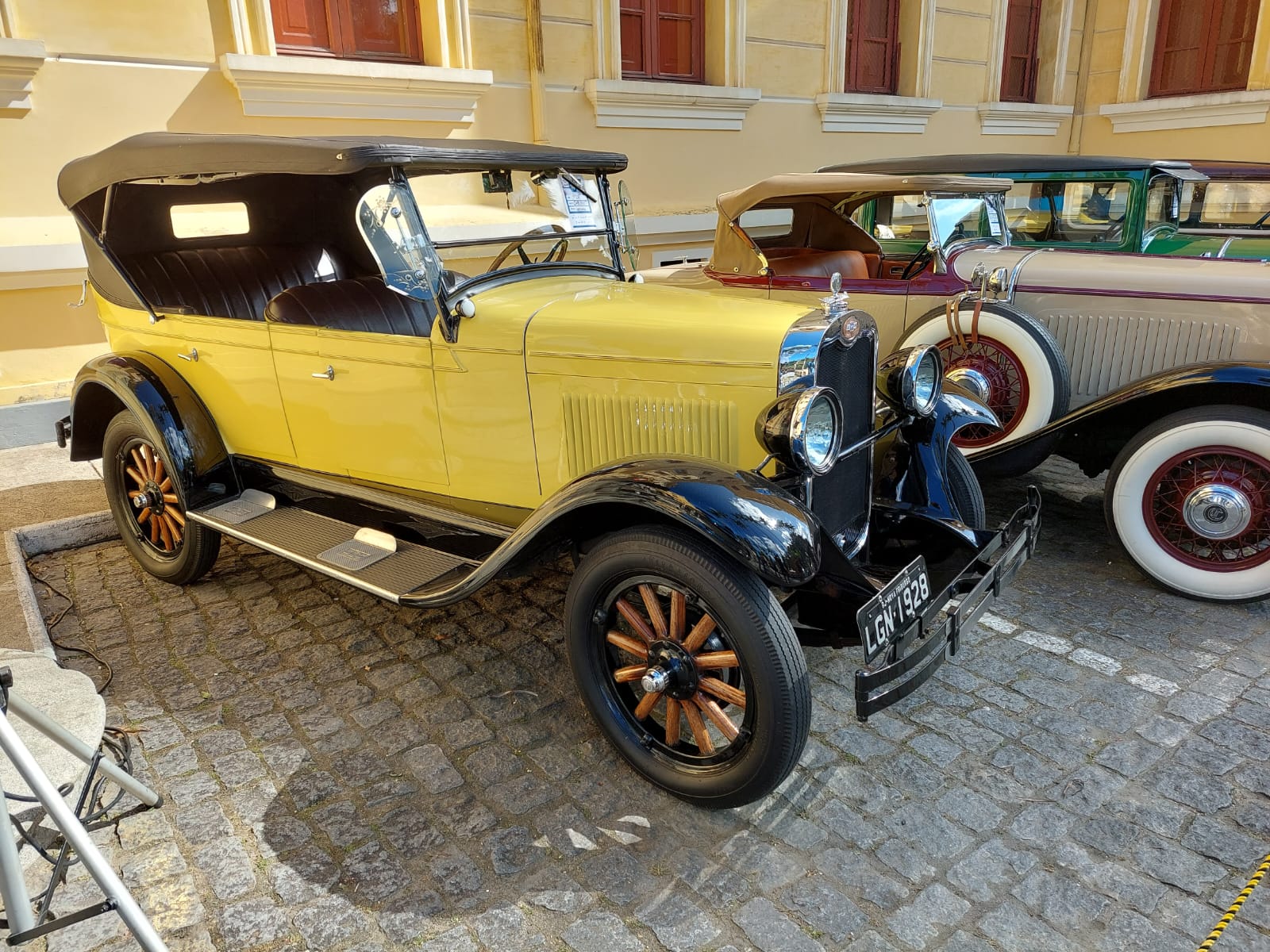 Carros antigos: paixão pela história do automobilismo 4 Chevrolet 1928, modelo National, carroceria Touring, motor 4 cilindros. Acervo pessoal