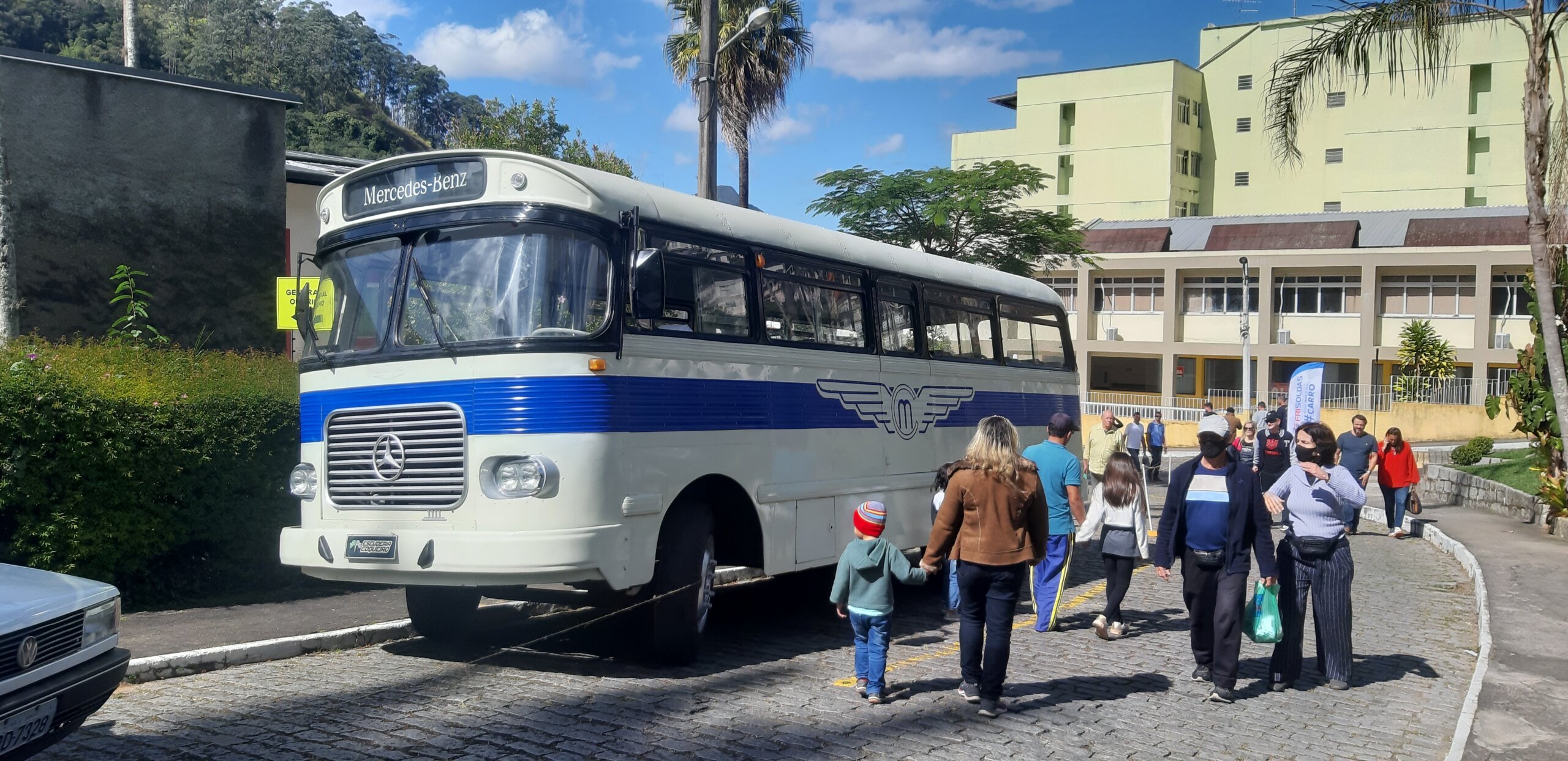 Carros antigos: paixão pela história do automobilismo 10 Circularam cerca de 8.000 pessoas na vigésima edição da ACANF no colégio Anchieta. Acervo pessoal.