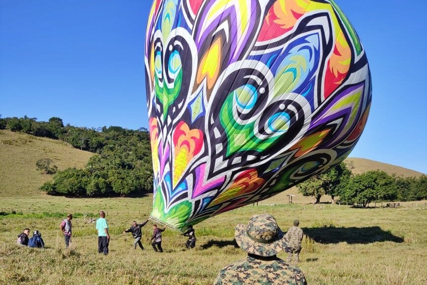 Polícia apreende balão de 20 metros em Cachoeiras de Macacu