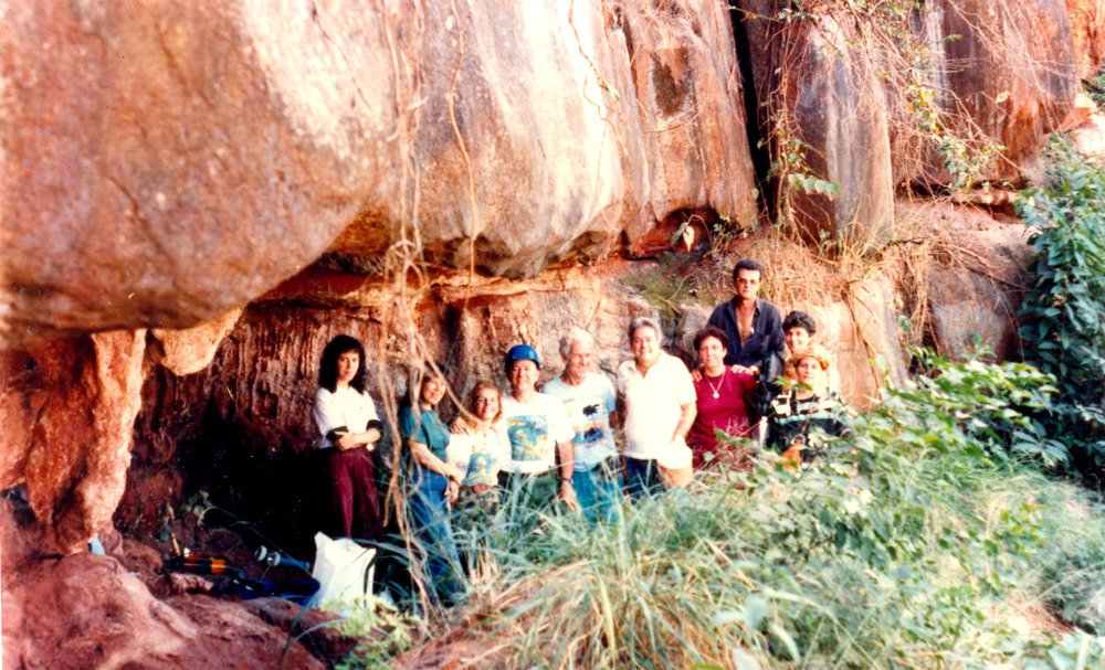 O estudo que revelou grutas e animais pré-históricos em Cantagalo 2 A pesquisa revela também indícios de que uma preguiça gigante pré-histórica, que viveu na América do Sul até cerca de 10 mil anos atrás, tenha habitado na região da Gruta da Pedra Santa, em Euclidelândia.
