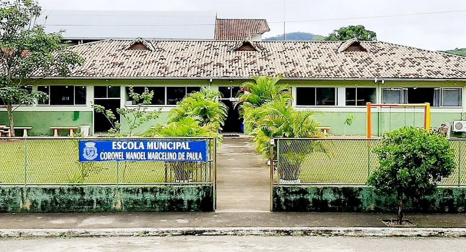 Cantagalo: Diretor de escola é acusado de distribuir santinhos de deputado à alunos