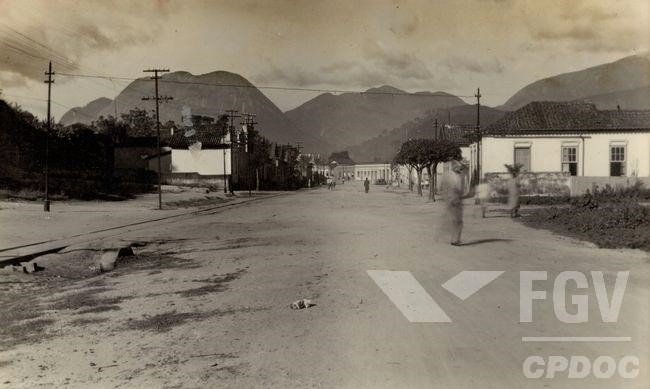 Dante Laginestra: o prefeito de Nova Friburgo na era Getúlio Vargas 1 Bairro da Vilage. Na década de 1920 as ruas do centro eram de terra batida. Acervo FGV