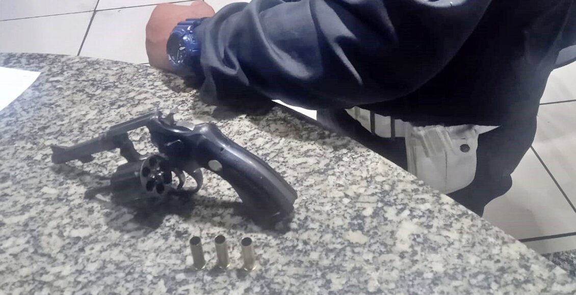 Criminosos disparam contra a polícia durante perseguição em Itaocara