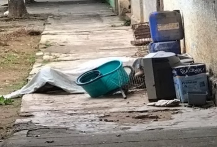 Homem é morto a tiros na calçada em distrito de Itaocara