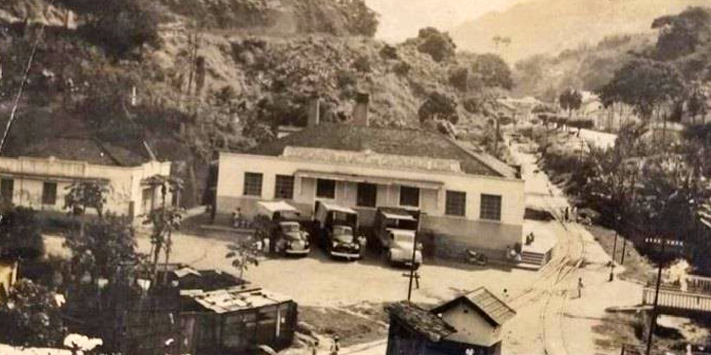 Sede da extinta Cooperativa Regional de Cantagalo, no bairro do Triângulo, na cidade de Cantagalo (Acervo do Instituto Mão de Luva).