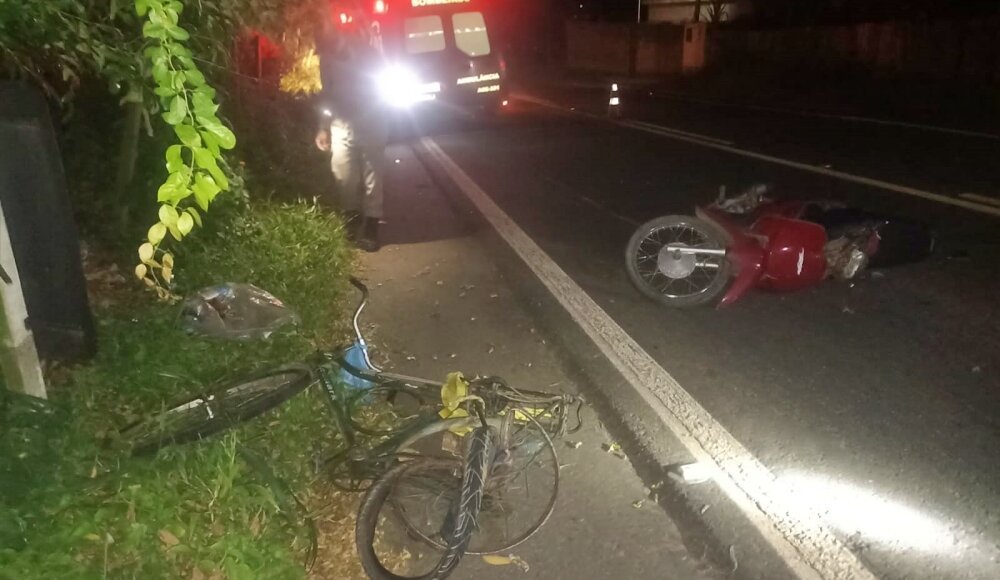 Acidente entre moto e bicicleta deixa dois homens feridos em Aperibé